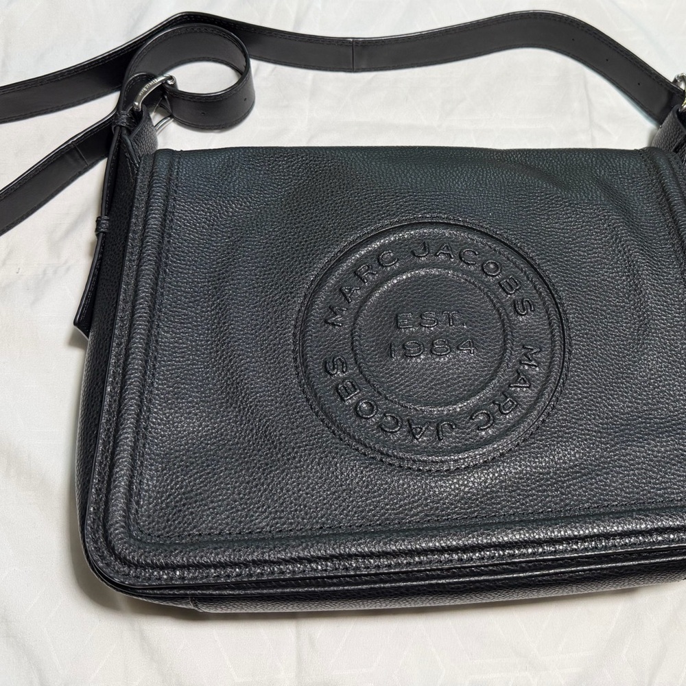 Marc Jacobs Black Pebbled Leather Messenger Crossbody